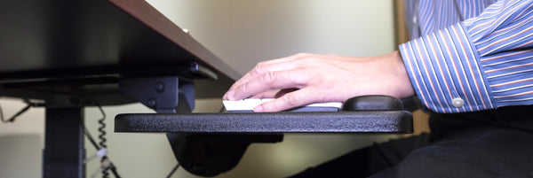 可調鍵盤托盤 (AKT01) 與高度和旋轉調整