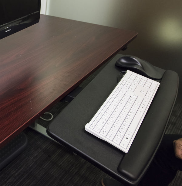 可調鍵盤托盤 (AKT01) 與高度和旋轉調整