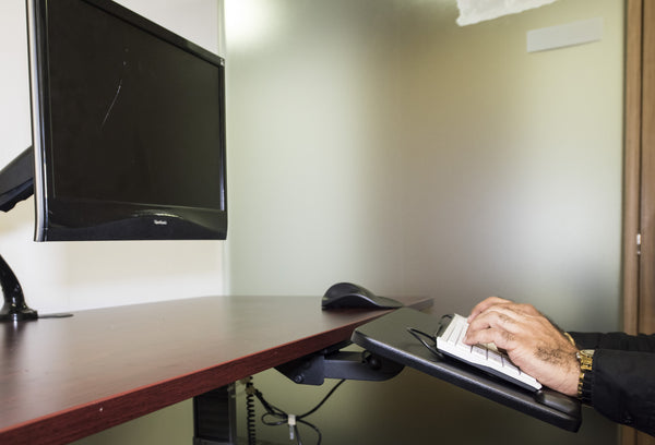 <transcy>優質旋鈕調節經典風格可調鍵盤托盤AKT03</transcy>