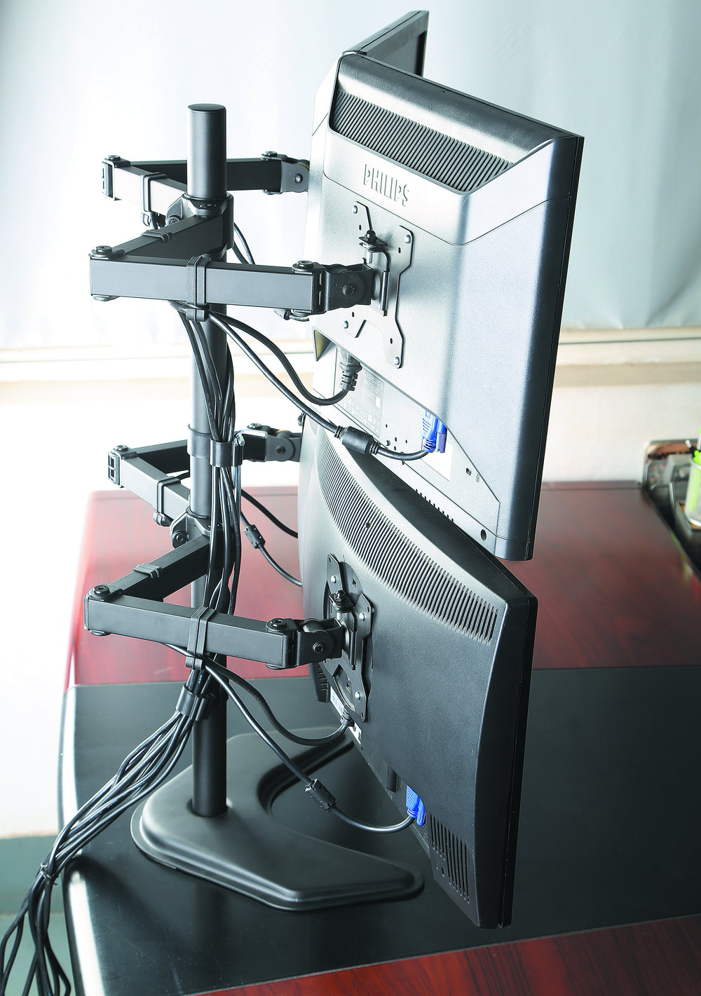 Quad Monitor Desk Mount – EF004